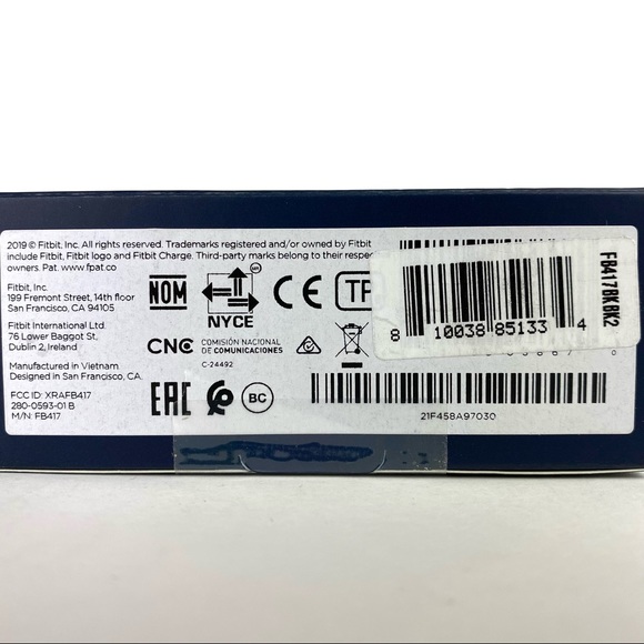 FitBit Charge 4 Fitness Tracker & GPS Smart Watch Pedometer Black Bands S & L - Picture 11 of 12